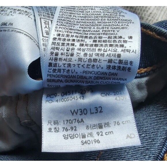 Levis 511 Men's 30x32 Slim Fit Medium Wash Mid Rise Straight Denim Blue Jeans - Picture 9 of 9